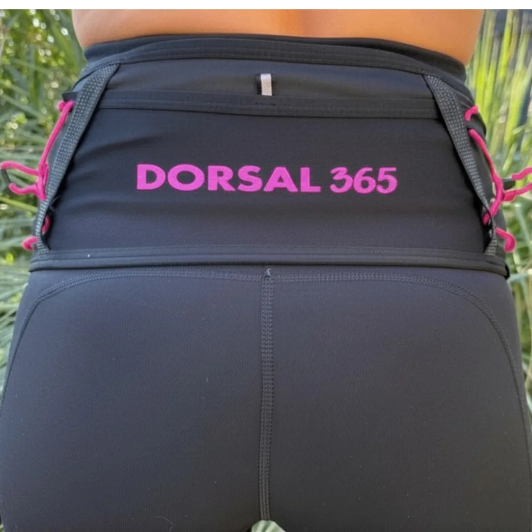 Cinturón Running New York con Portadorsal – Máxima Capacidad Fucsia