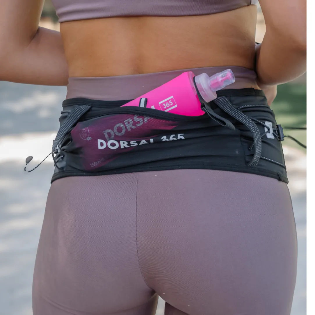 Cinturón running con espacio para soft flask, celular y geles